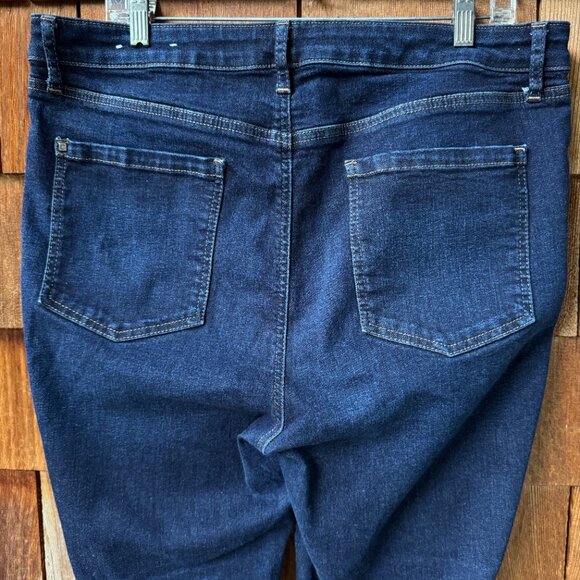 EUC CHICO’S Dark Indigo Blue Define Me Straight Leg Ankle Jeans Women's 16 - Picture 11 of 12